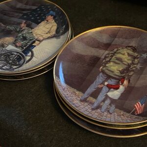 Franklin Mint Patriotic Plate Set with Gold Trim